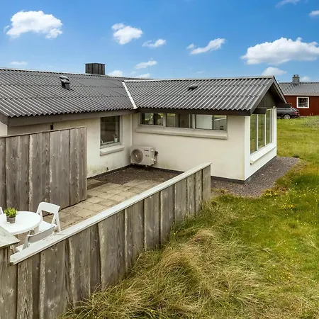 Beliggende I Første Klitrække Sj319 Feriehus Harboør
